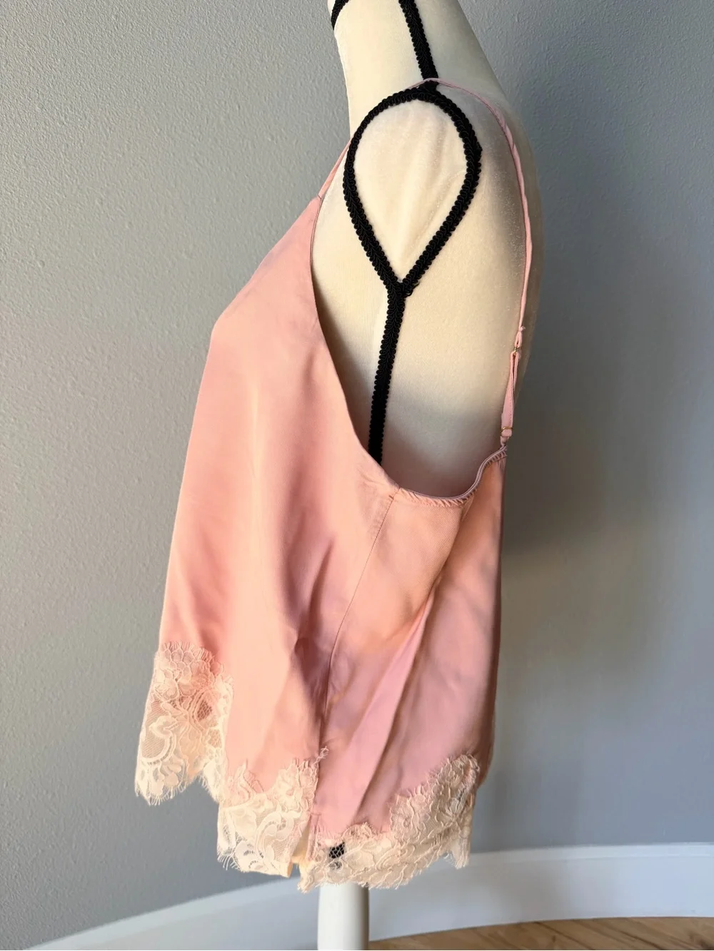Nordstrom Pink Lace Trim Camisole Top V-Neck Spaghetti Strap Size Large